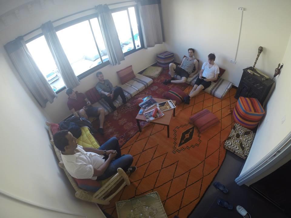 Young And Happy Marrakech Hostel *